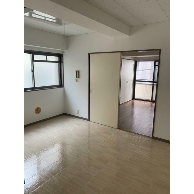(居間)