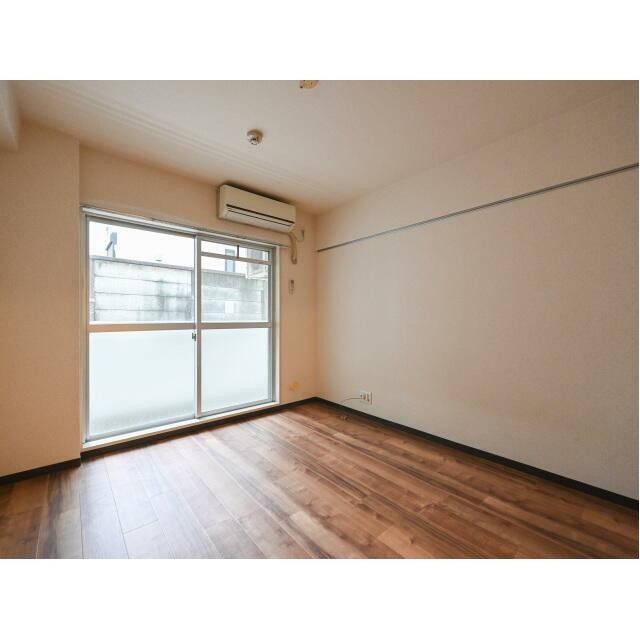 (居間)