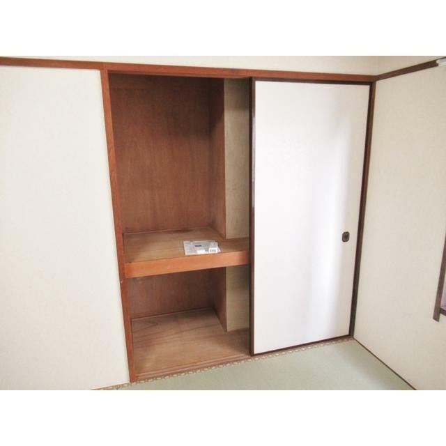 和室の押入(内装)