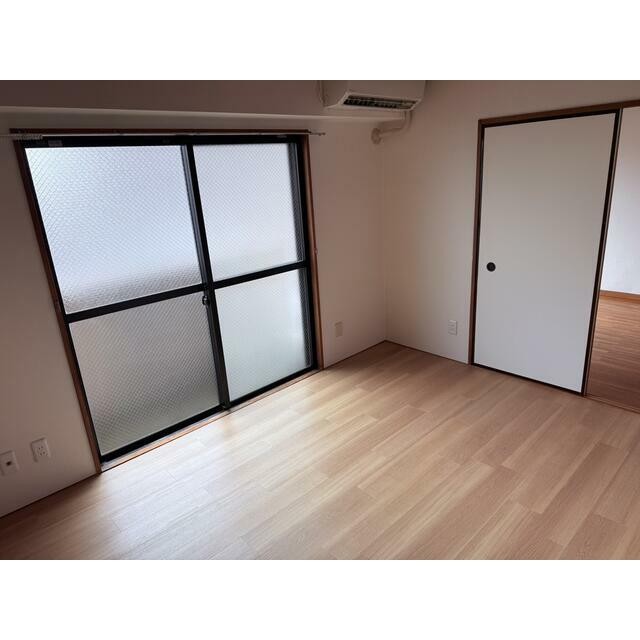 (居間)