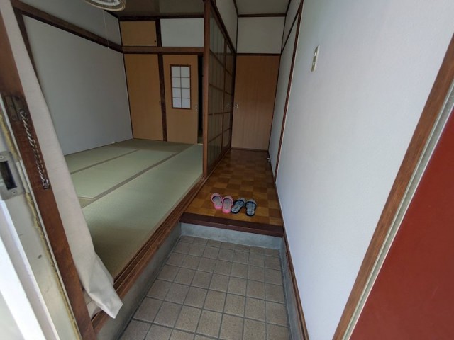 (玄関)