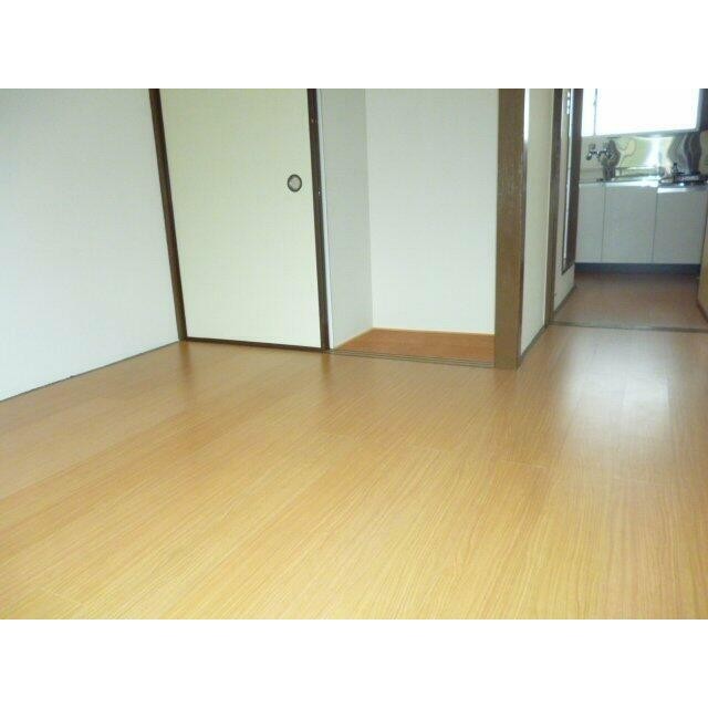 (居間)