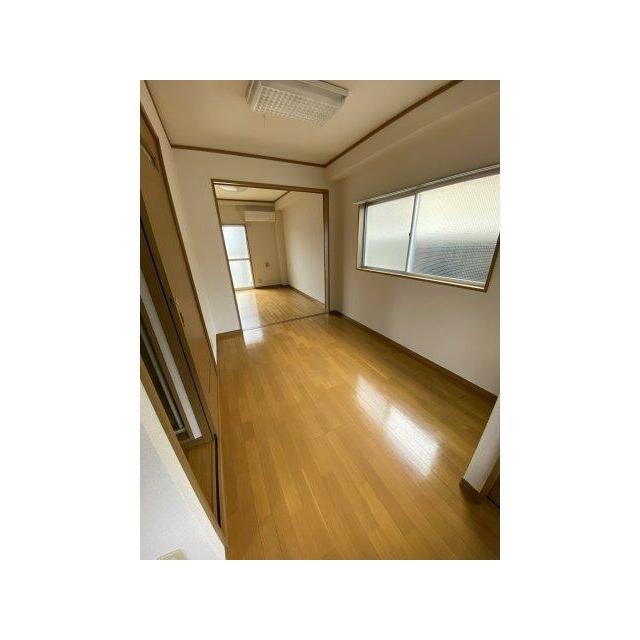 (居間)