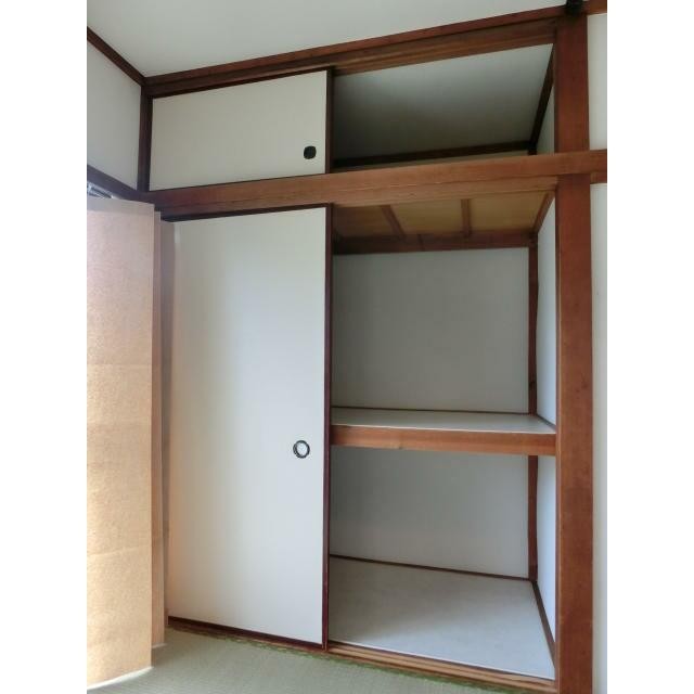 写真は別室ですが雰囲気は同じです。(内装)