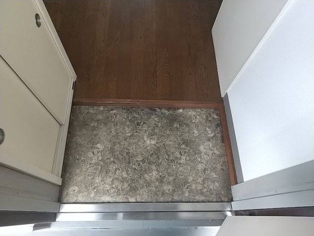 (玄関)
