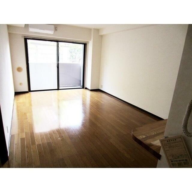 (居間)