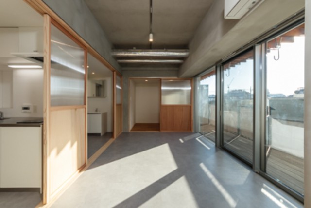 ※写真は同タイプ住戸です。(居間)