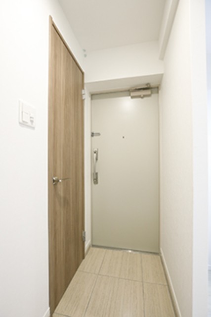※写真は同タイプ住戸です。(玄関)