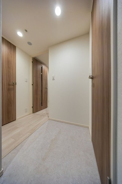 ※写真は同タイプ住戸です。(玄関)