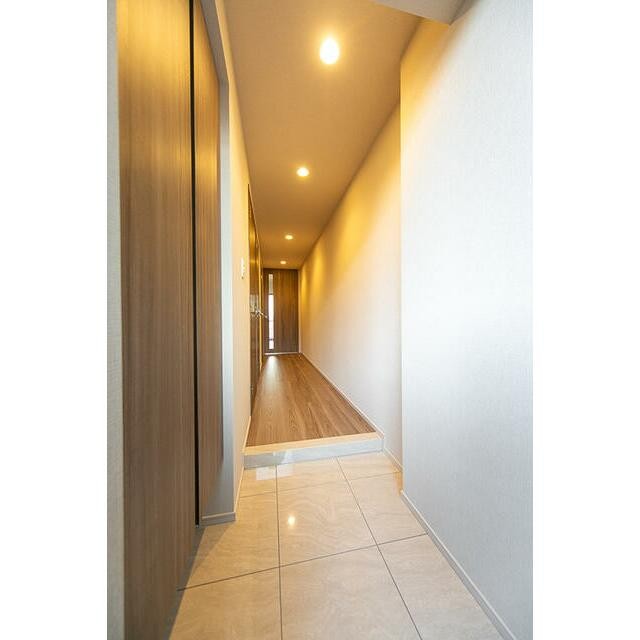 ※写真は同タイプ住戸です。(玄関)