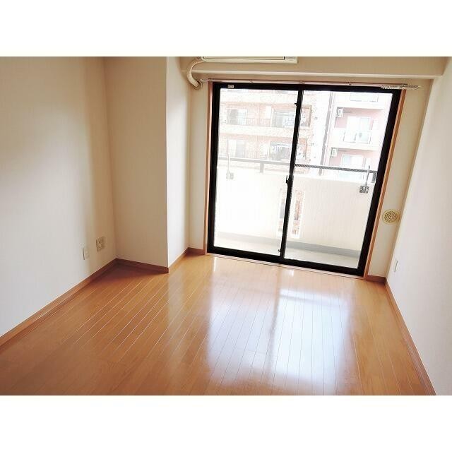(居間)