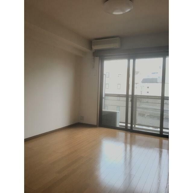 (居間)