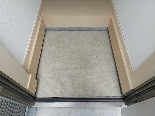 (玄関)