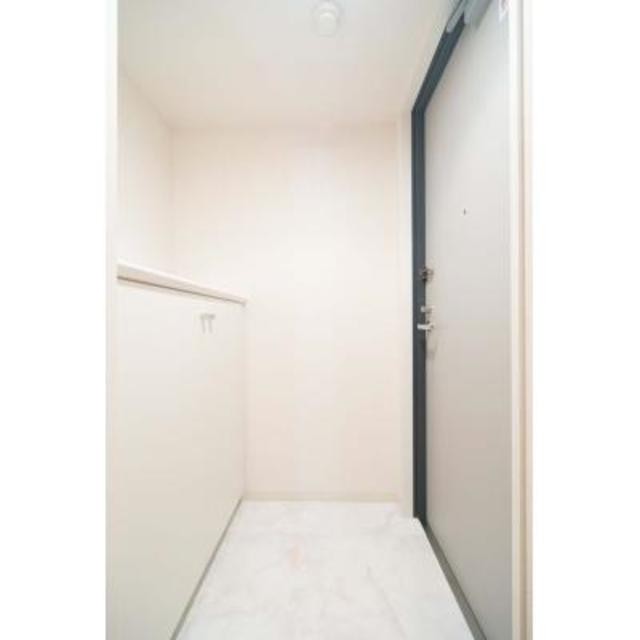 ※写真は同タイプ住戸です。(玄関)