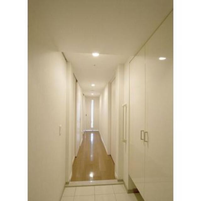 ※写真は同タイプ住戸です。(玄関)