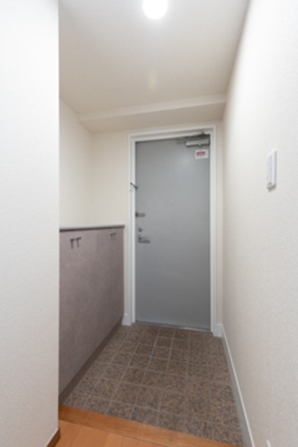 ※写真は同タイプ住戸です。(玄関)