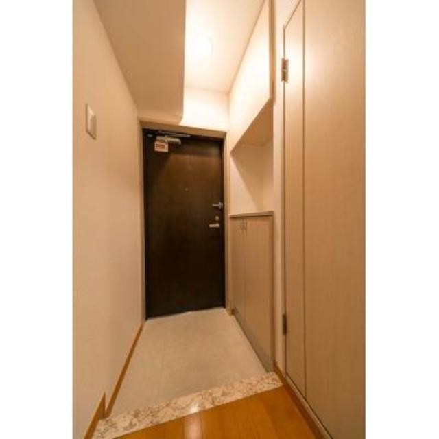※写真は同タイプ住戸です。(玄関)