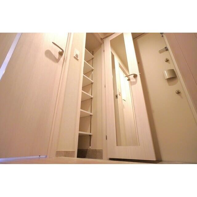 ※写真は同タイプ住戸です。(玄関)