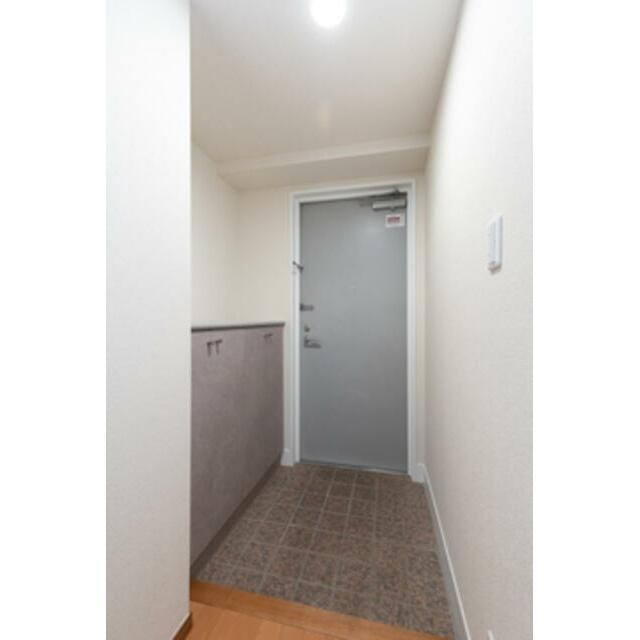 ※写真は同タイプ住戸です。(玄関)