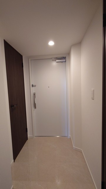 ※写真は同タイプ住戸です。(玄関)