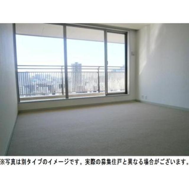 ※写真は同タイプ住戸です。(居間)