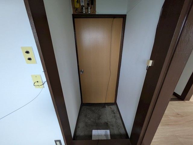 (玄関)