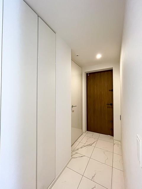 ※写真は同タイプ住戸です。(玄関)