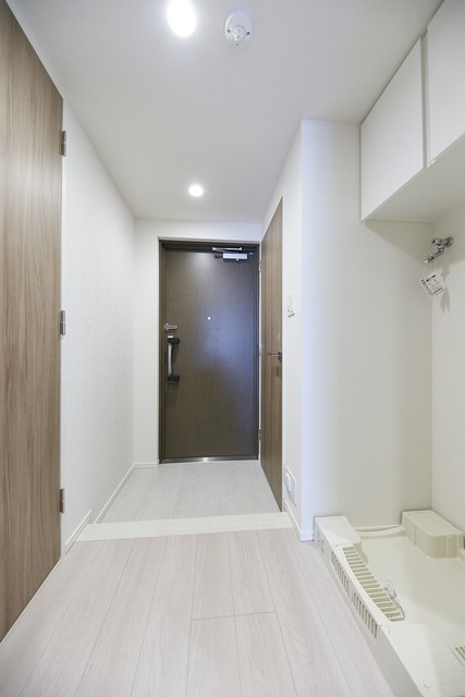 ※写真は同タイプ住戸です。(玄関)