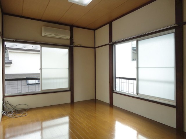 (居間)