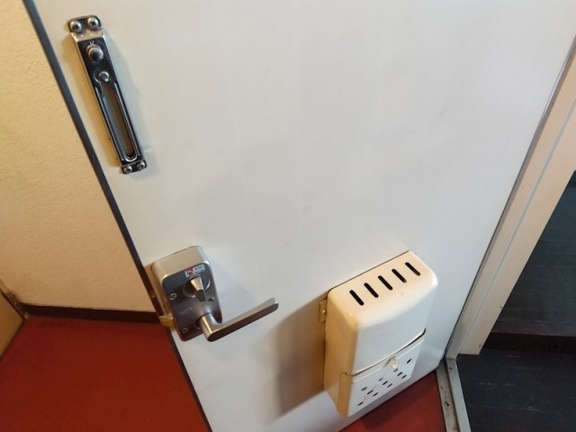 (玄関)
