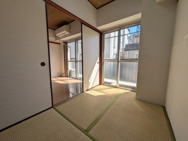 (居間)
