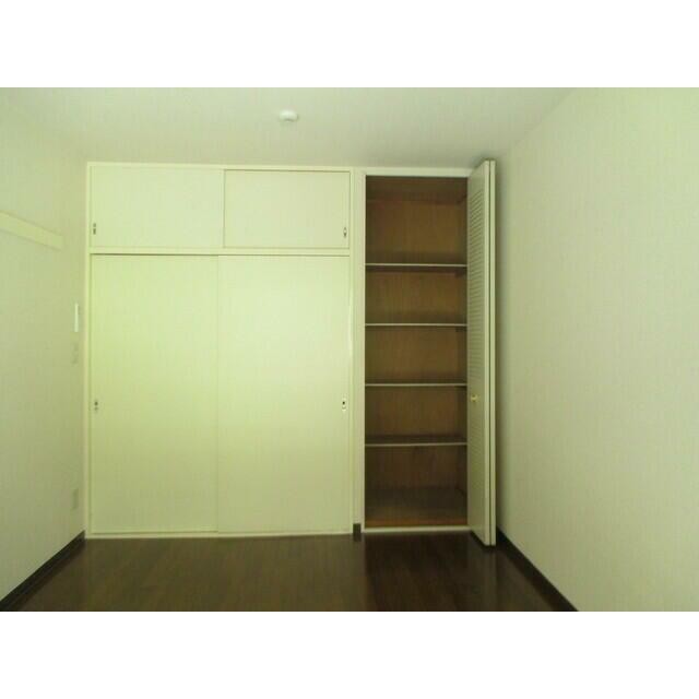 洋室クローゼット（1906）(内装)