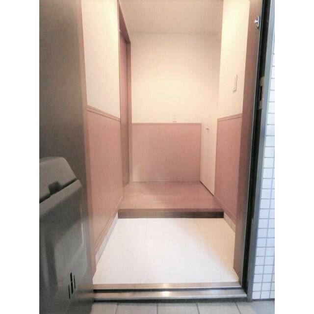 (玄関)