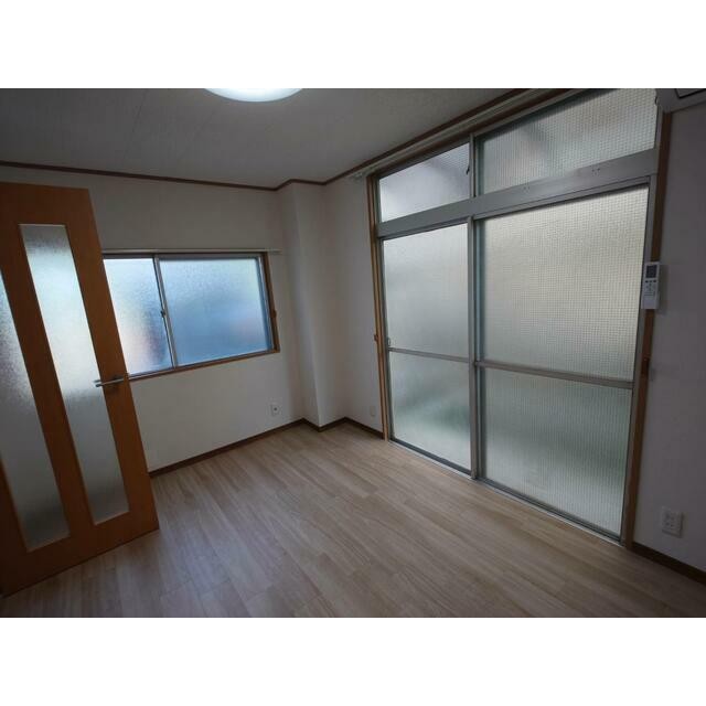 (居間)