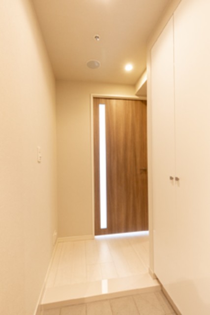 ※写真は同タイプ住戸です。(玄関)