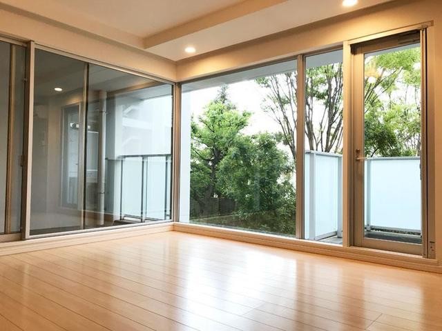 ※写真は同タイプ住戸です。(居間)