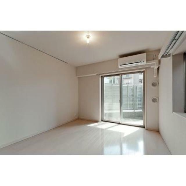 ※写真は同タイプ住戸です。(居間)