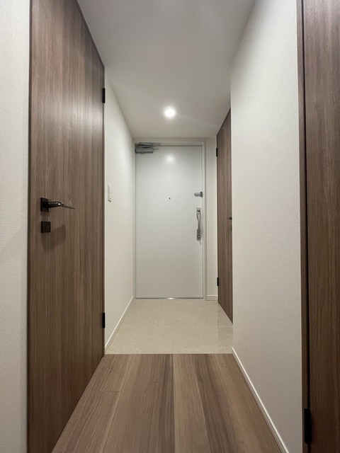 ※写真は同タイプ住戸です。(玄関)