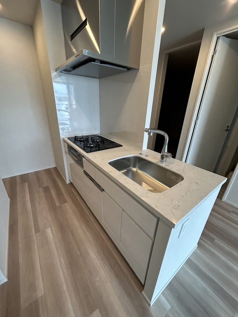 ※写真は同タイプ住戸です。(キッチン)