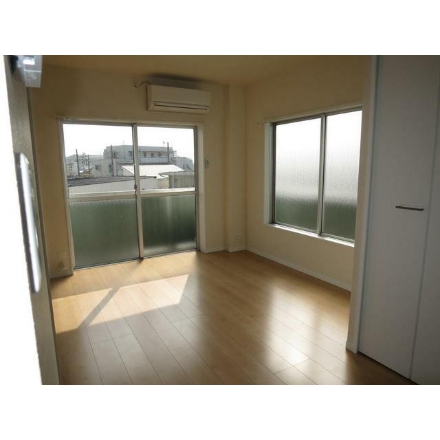 (居間)