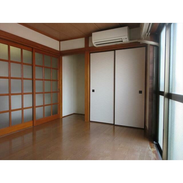 (居間)