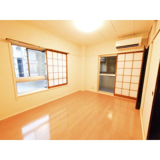 (居間)