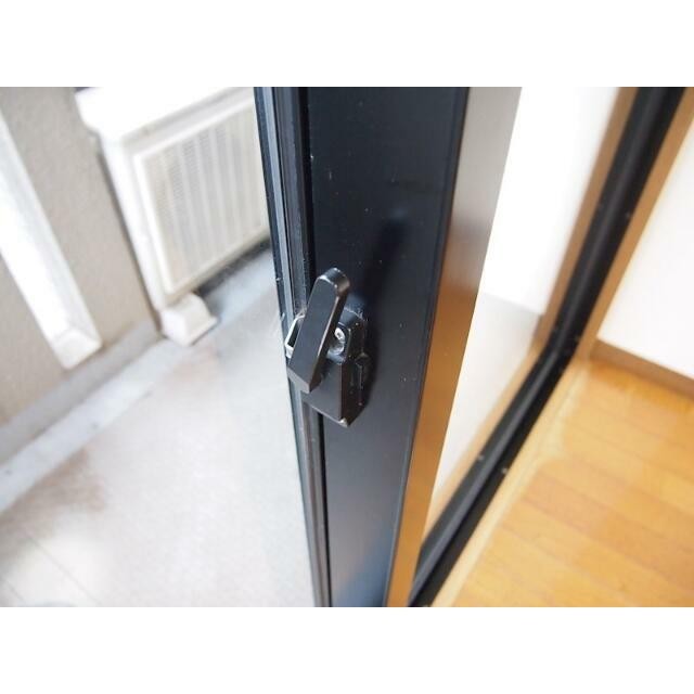 クレセント錠