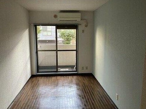 (居間)