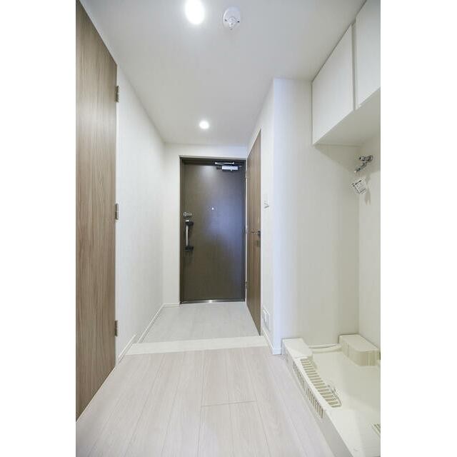 ※写真は同タイプ住戸です。(玄関)