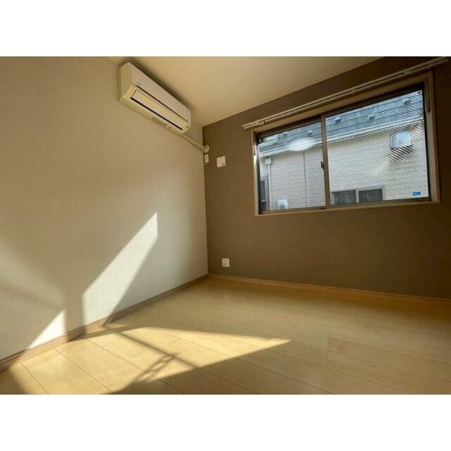 テレワークのセカンドハウスとしても利用ができます(居間)