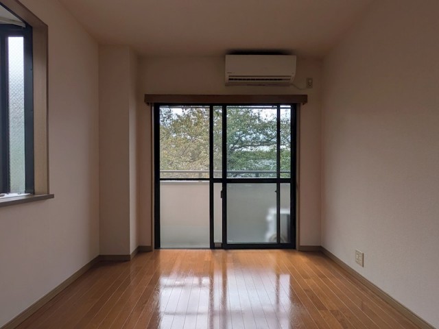 (居間)