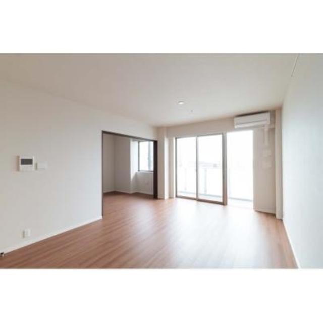 ※写真は同タイプ住戸です。(居間)