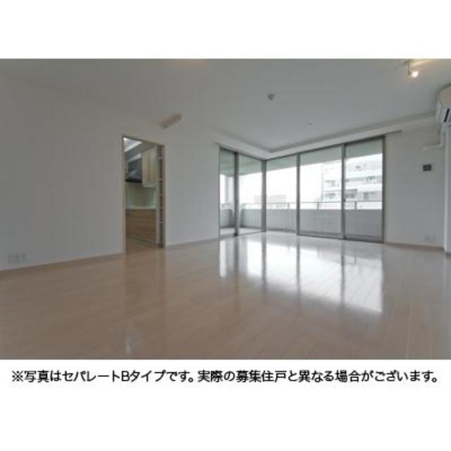 ※写真は同タイプ住戸です。(居間)