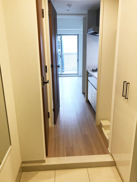 ※写真は同タイプ住戸です。(玄関)